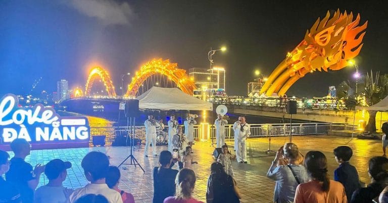 Dragon Bridge in Da Nang, Vietnam